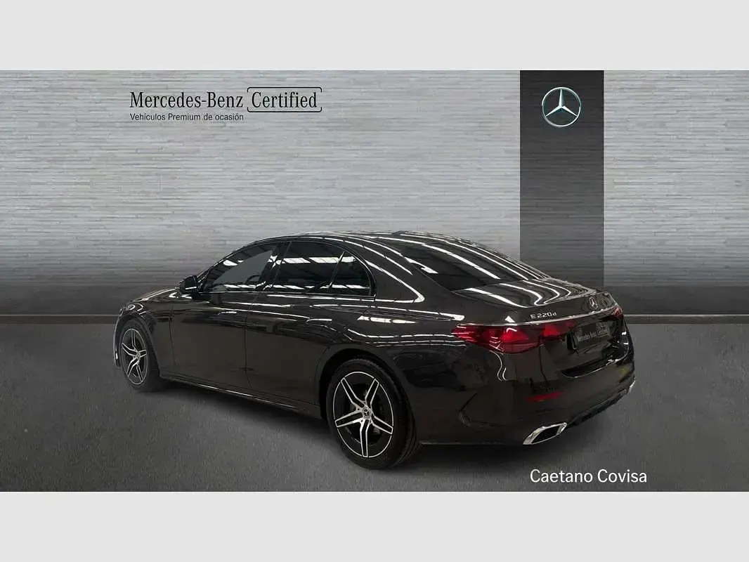 Usado Mercedes E220 197 CV (144 kW) 2025 Gris Berlina