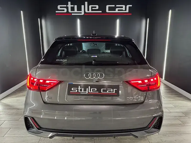 Usado Audi A1 Sportback S-Line 110 CV (80 kW) 2022 Gris / plata Utilitario