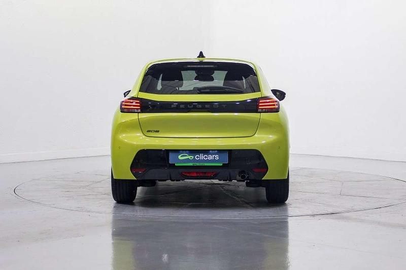 Nuevo Peugeot 208 Allure 102 CV (75 kW) 2025 Amarillo Utilitario