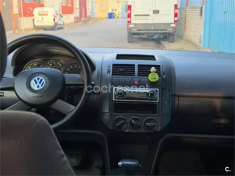 Usado VW Polo Highline 75 CV (55 kW) 2002 Verde Berlina