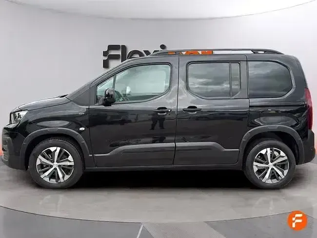 Usado Peugeot Rifter Business-Line 130 CV (95 kW) 2023 Negro Monovolumen