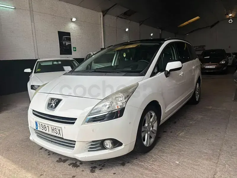 Usado Peugeot 5008 Allure 150 CV (110 kW) 2013 Blanco Monovolumen
