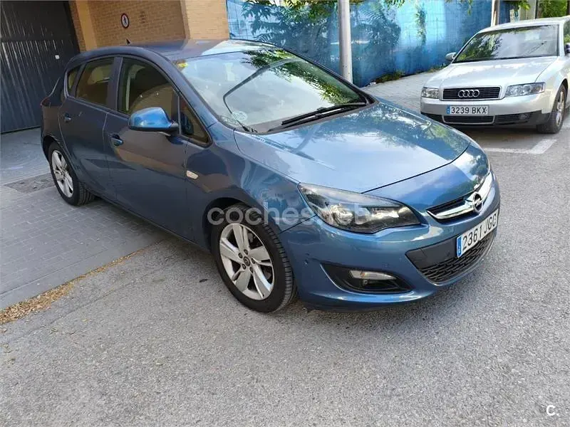 Usado Opel Astra Excellence 165 CV (121 kW) 2015 Azul Berlina