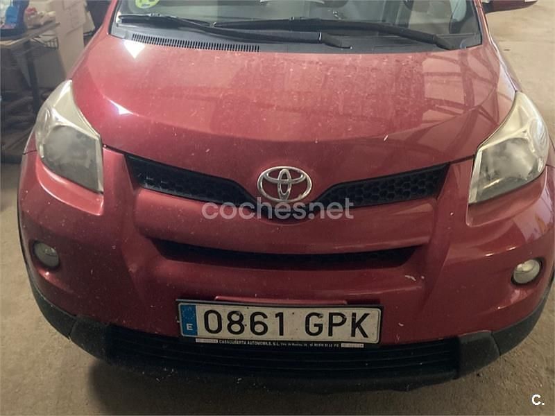 Usado Toyota Urban Cruiser Active 90 CV (66 kW) 2009 Granate Utilitario