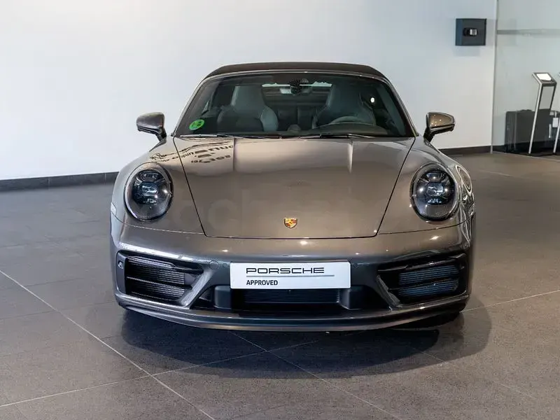 Käytetty Porsche 911 Carrera 4 Cabriolet 541 HP (397 kW) 2024 Harmaa Avoauto