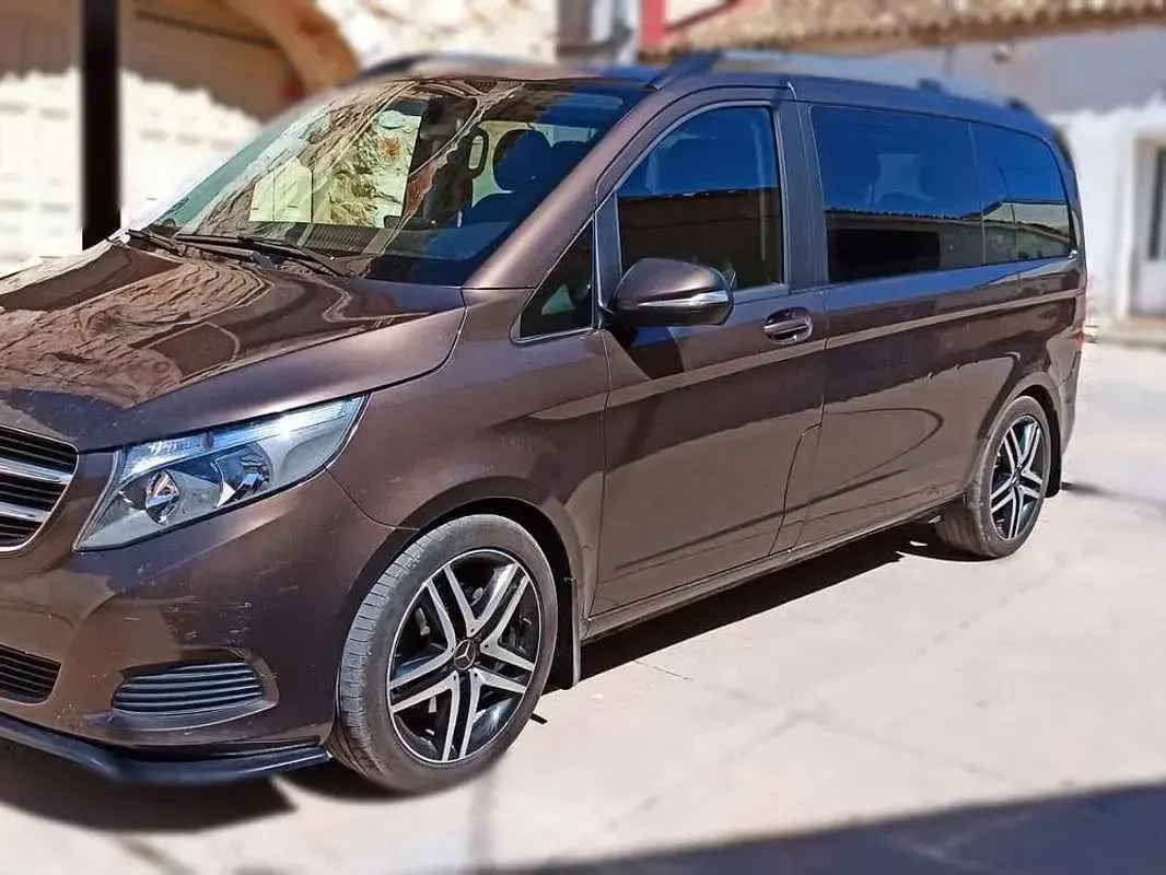 Usado Mercedes V220 163 CV (119 kW) 2015 Marrón Monovolumen