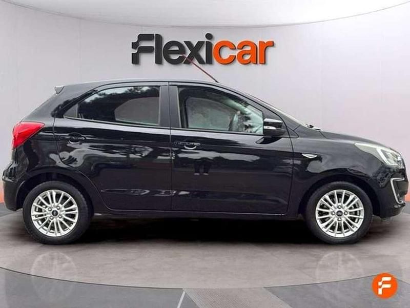 Usado Ford Ka Plus Ultimate 86 CV (63 kW) 2018 Negro Utilitario