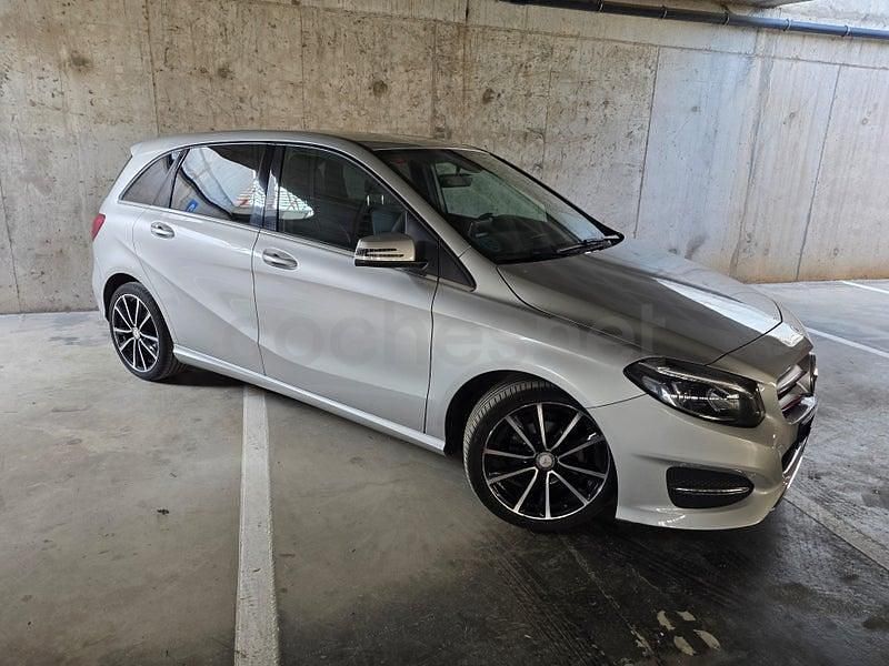 Usado Mercedes B180 109 CV (80 kW) 2017 Blanco Monovolumen