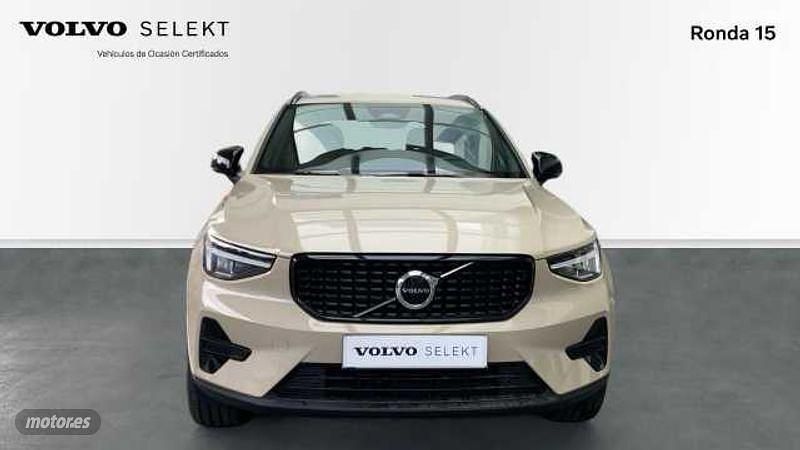 Nuevo Volvo XC40 Plus 2025 Beige SUV