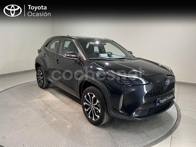 Negro Usado 2021 Toyota Yaris Cross Active SUV | 23.900 € (Un poco caro) - Imagen 1/4