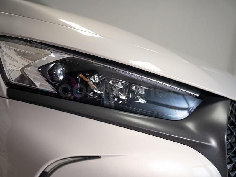 Usado DS Automobiles DS7 Crossback 130 CV (95 kW) 2022 Gris / plata SUV