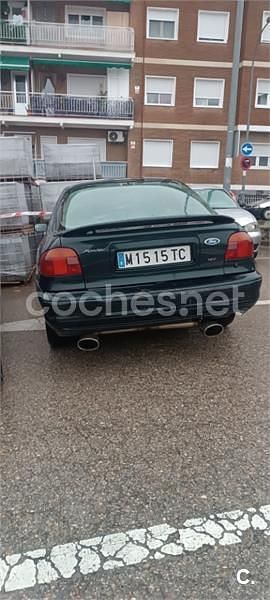 Usado Ford Mondeo Ghia 136 CV (100 kW) 1996 Verde Berlina