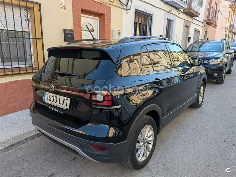Usado VW T-Cross Advance 110 CV (80 kW) 2022 Negro SUV