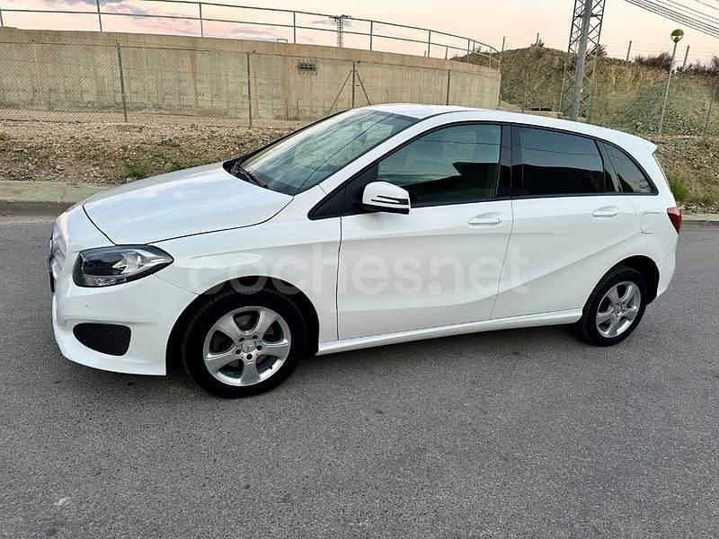 Usado Mercedes B220 170 CV (125 kW) 2020 Blanco Utilitario