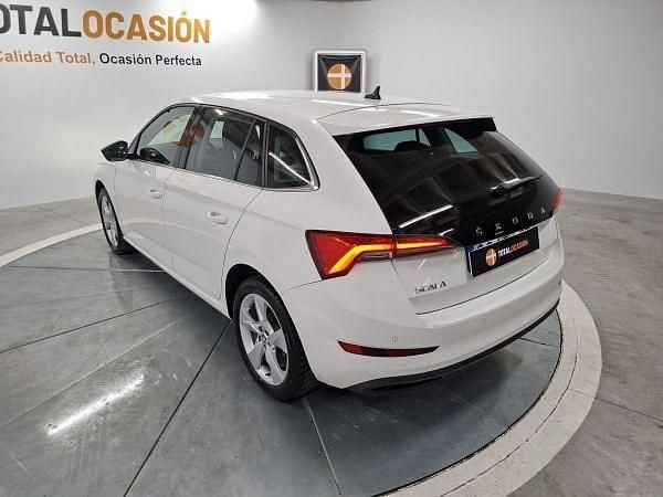 Usado Skoda Scala 115 CV (84 kW) 2020 Blanco Utilitario