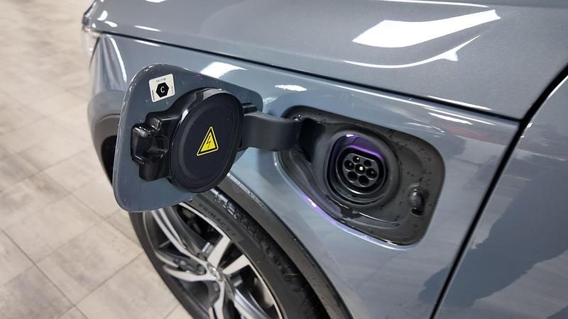 Usado Volvo XC40 Inscription 262 CV (192 kW) 2020 Gris / plata SUV