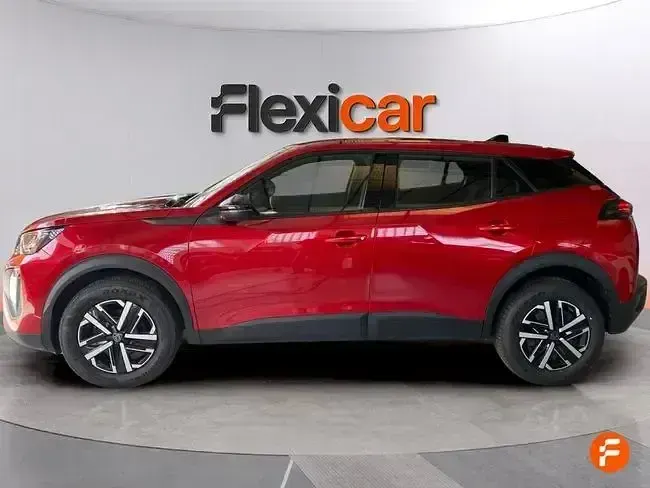 Usado Peugeot 2008 Active 100 CV (73 kW) 2023 Rojo SUV