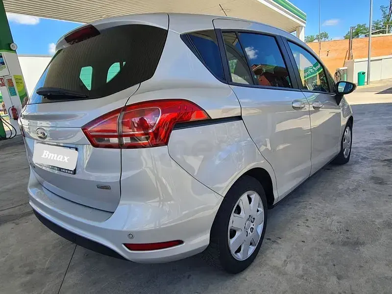 Usado Ford B-MAX Titanium 95 CV (69 kW) 2013 Gris / plata Monovolumen