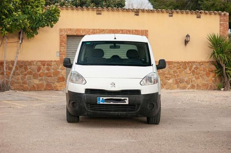 Usado Peugeot TePee Access 92 CV (67 kW) 2013 Blanco Van