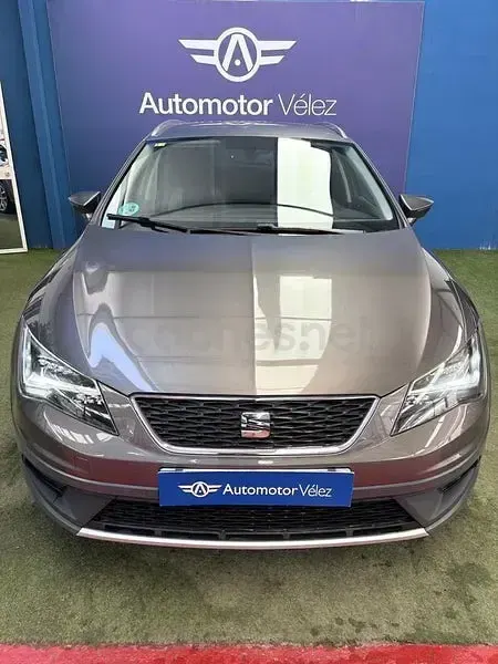Usado Seat Leon 4Drive 184 CV (135 kW) 2015 Marrón Familiar