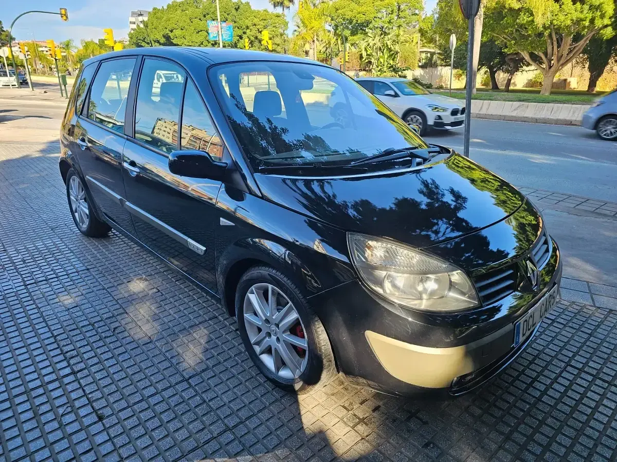 Usado Renault Scenic E-Tech Authentique 120 CV (88 kW) 2004 Negro