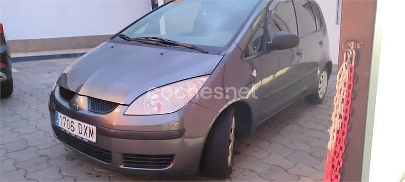 Usado Mitsubishi Colt Inform 75 CV (55 kW) 2006 Gris / plata Monovolumen