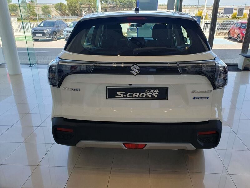Blanco Usado 2023 Suzuki SX4 S-Cross SUV | 25.250 € (Un poco caro) - Imagen 1/4