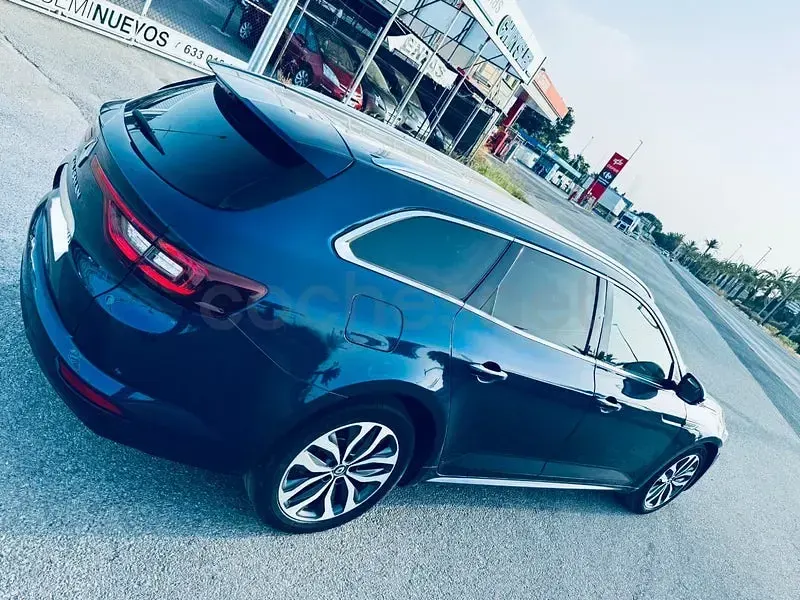 Usado Renault Talisman 160 CV (117 kW) 2017 Azul Familiar