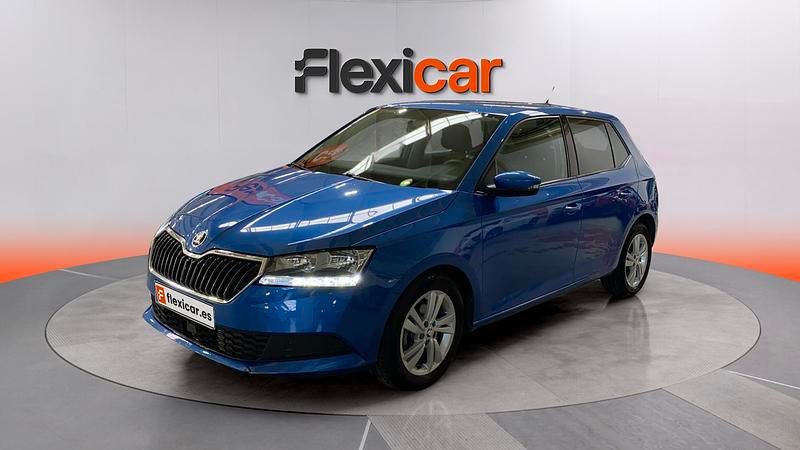 Usado Skoda Fabia Ambition 95 CV (69 kW) 2021 Azul Berlina