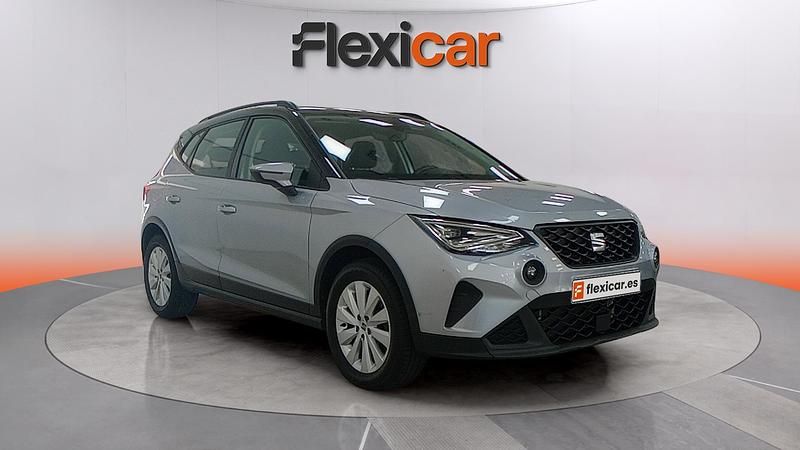 Usado Seat Arona Style 110 CV (80 kW) 2023 Blanco SUV