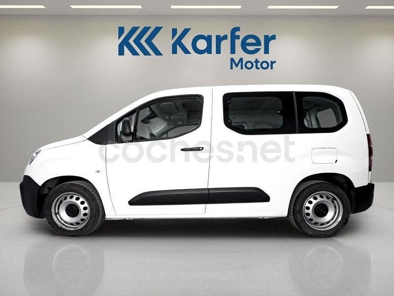 Usado Citroën Berlingo Live 102 CV (75 kW) 2021 Blanco Monovolumen