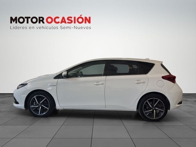 Usado Toyota Auris Hybrid 180 CV (132 kW) 2018 Blanco Berlina