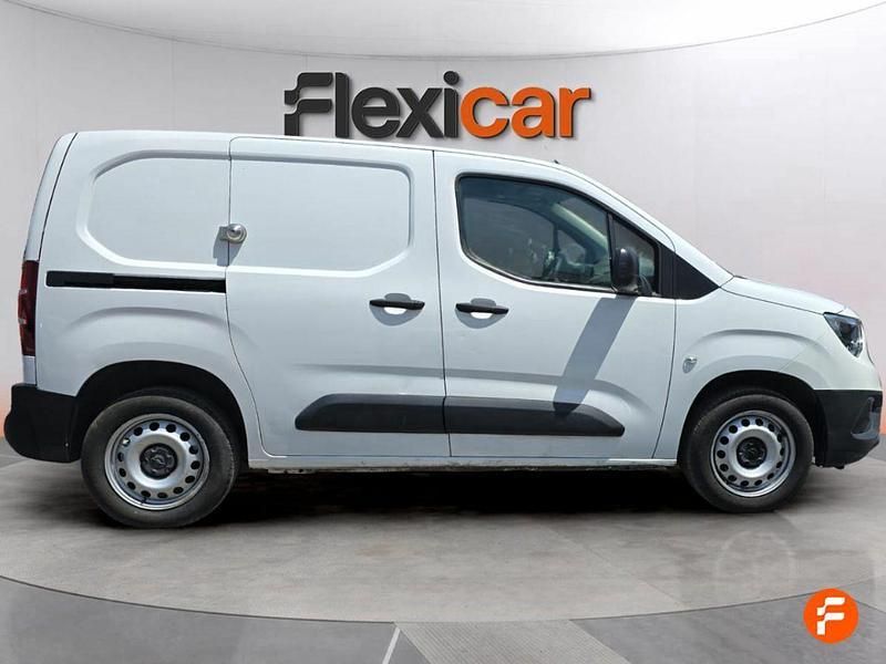 Usado Opel Combo Selective 100 CV (73 kW) 2019 Blanco Monovolumen
