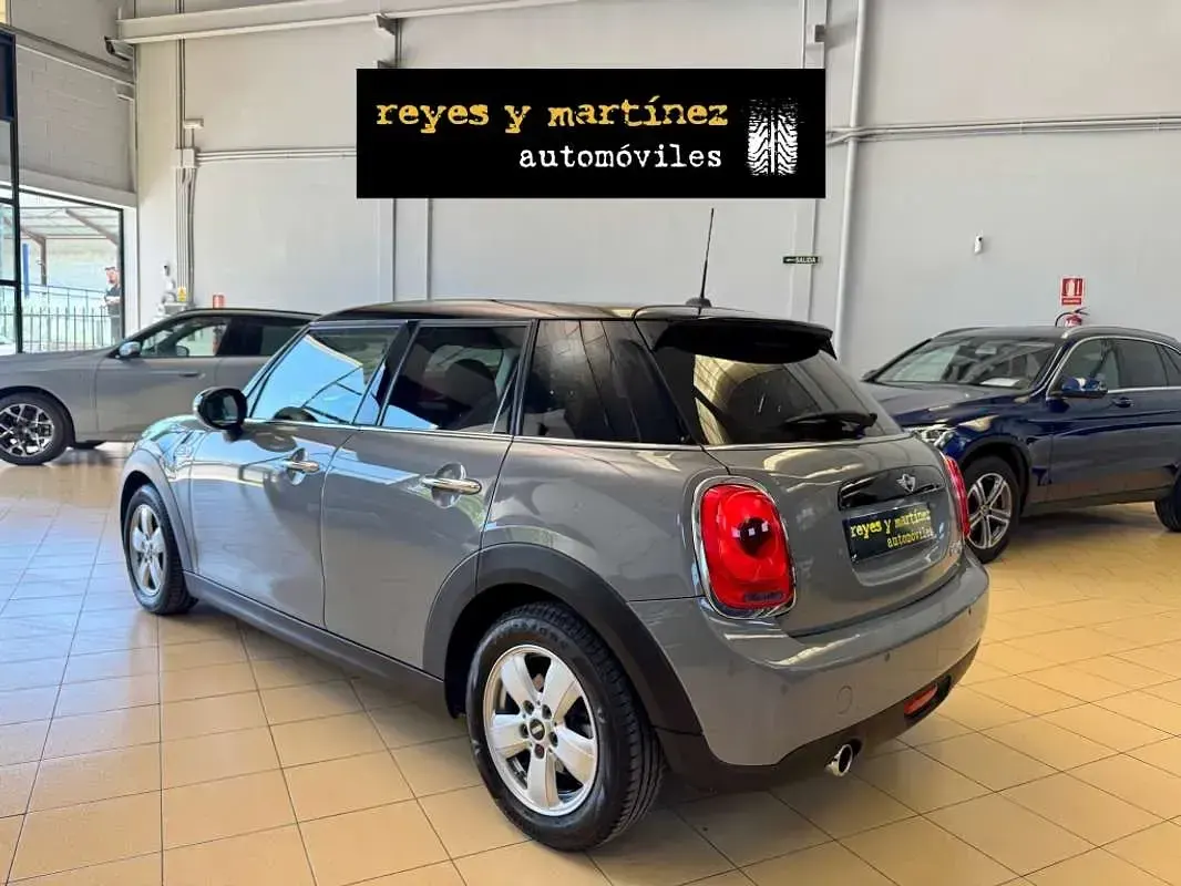 Usado Mini Cooper D Cabriolet 117 CV (86 kW) 2018 Gris Descapotable