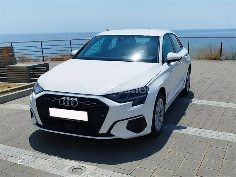 Usado Audi A3 S-Line 204 CV (150 kW) 2022 Blanco Berlina