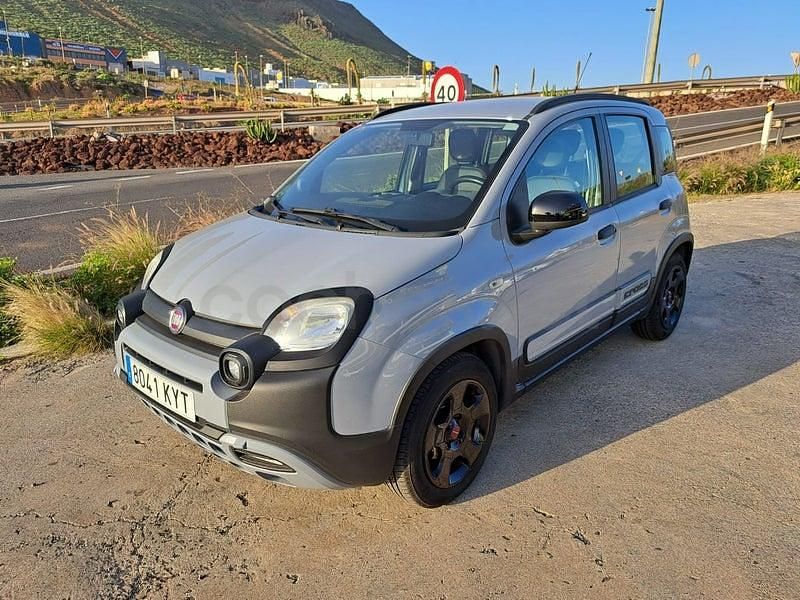 Usado Fiat Panda Cross Cross 69 CV (50 kW) 2019 Gris / plata Utilitario