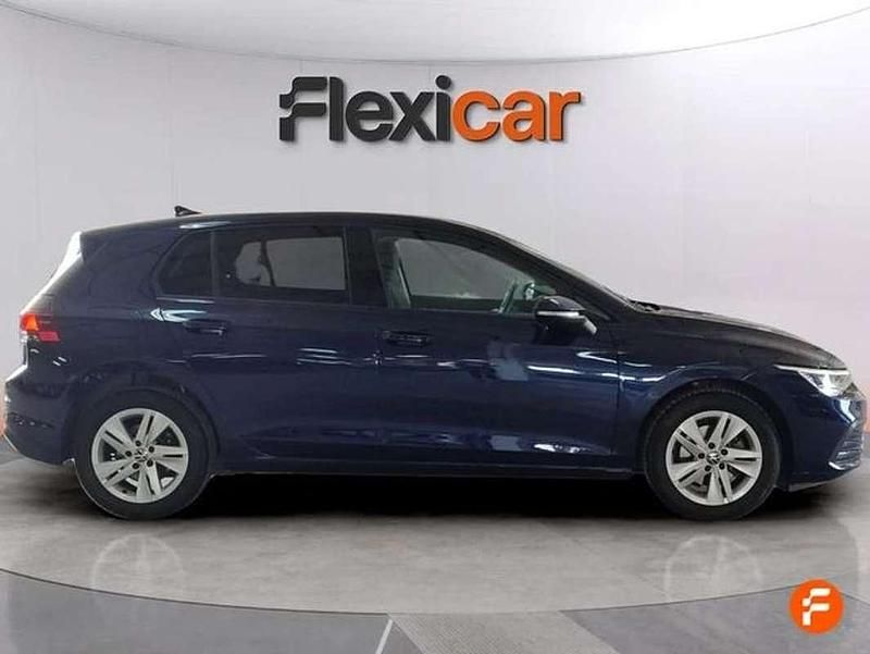 Usado VW Golf VIII Life 116 CV (85 kW) 2021 Azul Utilitario