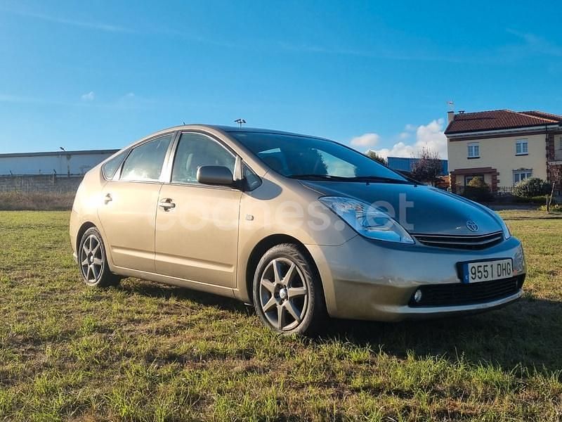 Usado Toyota Prius 112 CV (82 kW) 2005 Beige Berlina
