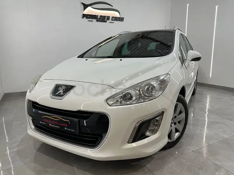Usado Peugeot 308 SW Access 92 CV (67 kW) 2014 Blanco Familiar