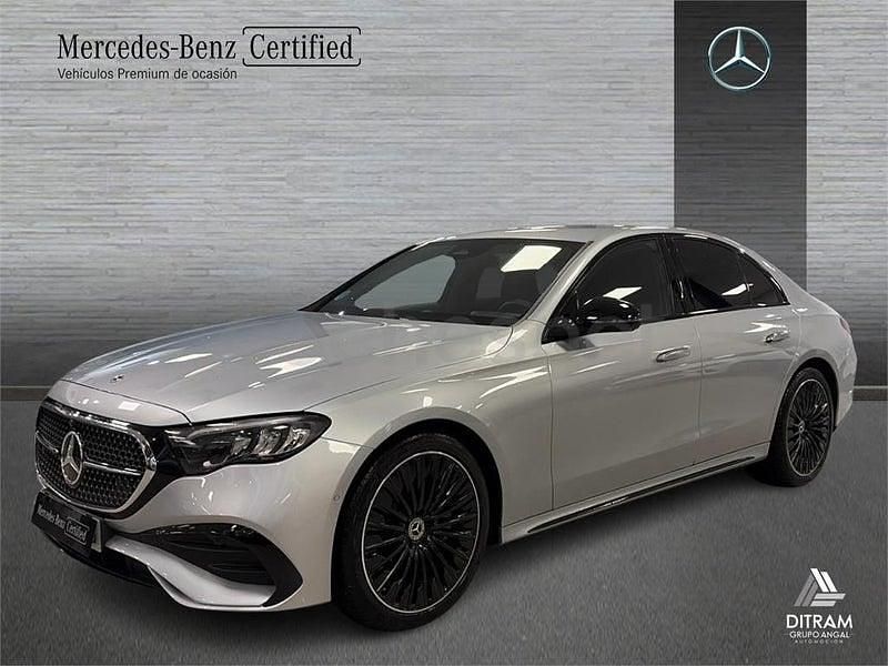 Usado Mercedes E220 197 CV (144 kW) 2025 Gris / plata Berlina