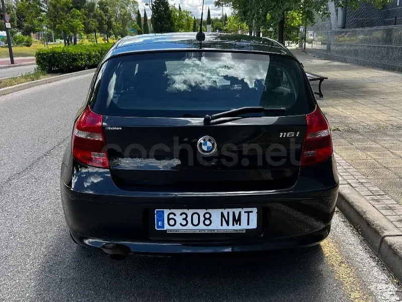 Usado BMW 116 122 CV (89 kW) 2011 Negro Utilitario
