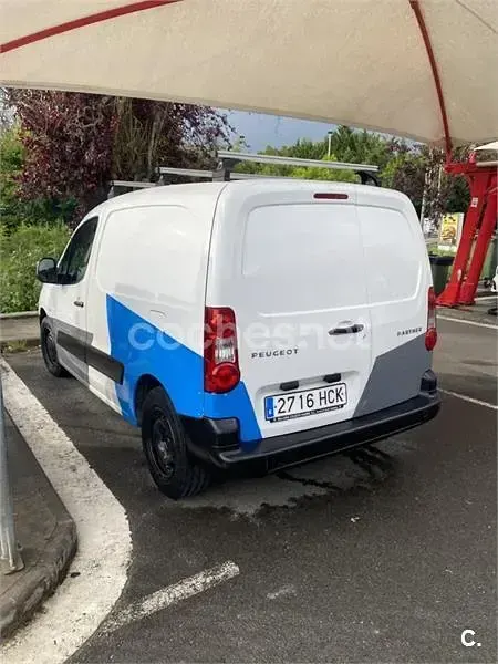 Usado Peugeot Partner Tepee Access 75 CV (55 kW) 2011 Blanco Monovolumen