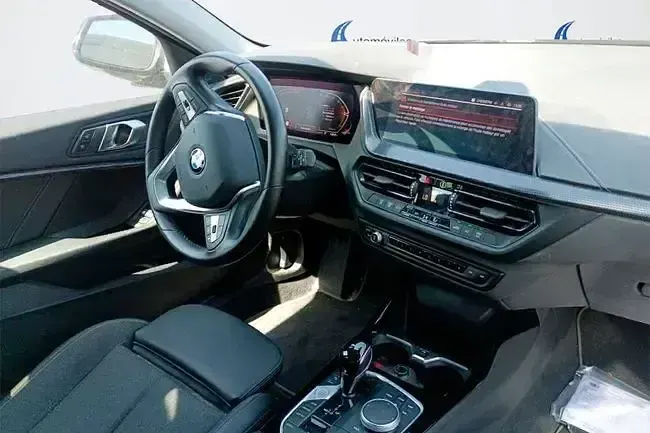 Usado BMW 118 136 CV (100 kW) 2024 Negro Utilitario