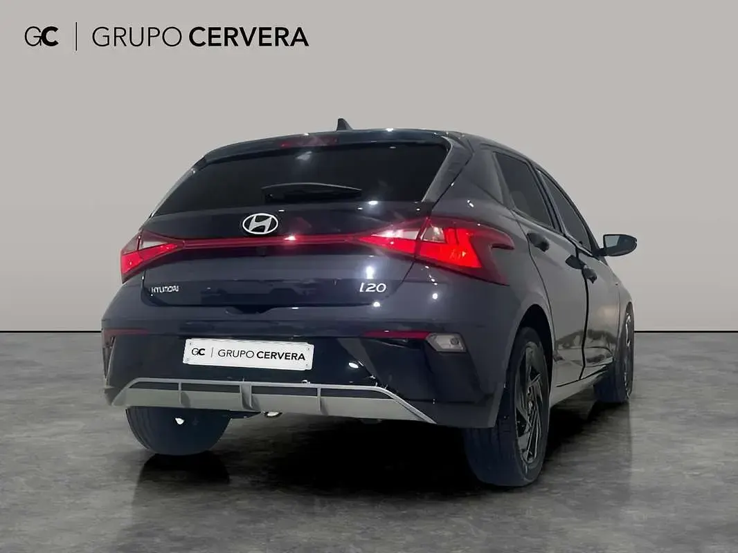 Nuevo Hyundai i20 Blackline 90 CV (66 kW) 2026 Gris Utilitario