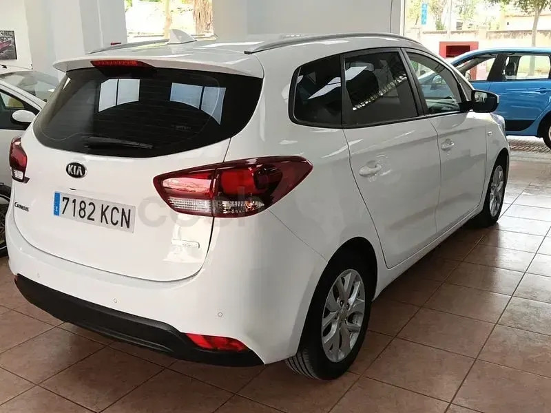 Usado Kia Carens 141 CV (103 kW) 2017 Blanco Monovolumen