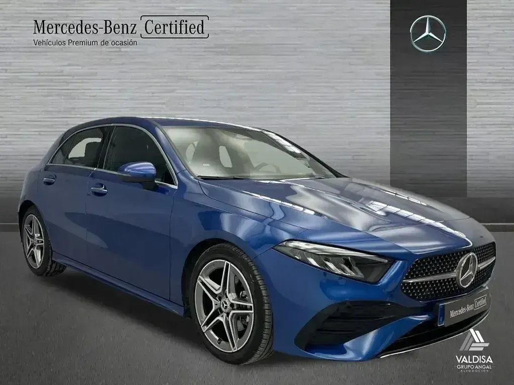 Käytetty Mercedes A200 AMG line 150 HP (110 kW) 2024 Sininen Sedan