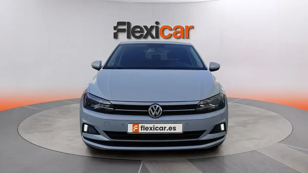 Usado VW Polo Advance 95 CV (69 kW) 2018 Gris Utilitario