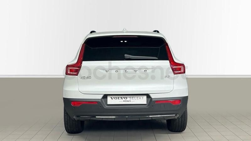 Usado Volvo XC40 Plus 163 CV (119 kW) 2025 Blanco SUV