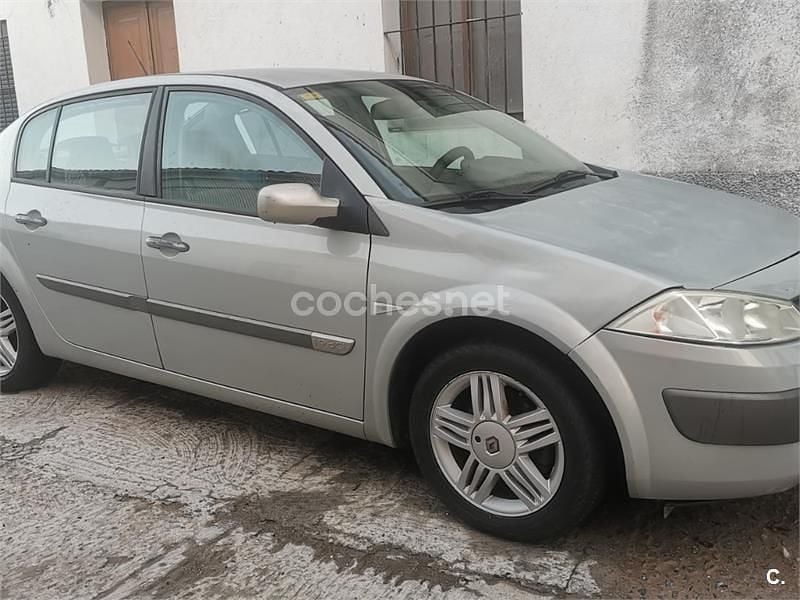 Usado Renault Mégane II Privilege 120 CV (88 kW) 2003 Gris / plata Berlina