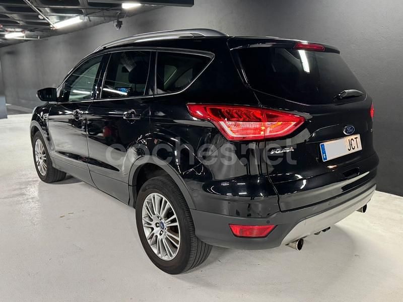 Usado Ford Kuga Titanium 150 CV (110 kW) 2015 Negro SUV